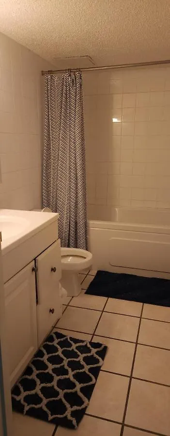 Chic Furnished Apartment With Modern Amenities On 12 Avenue Sw For Prime Stays Калгари