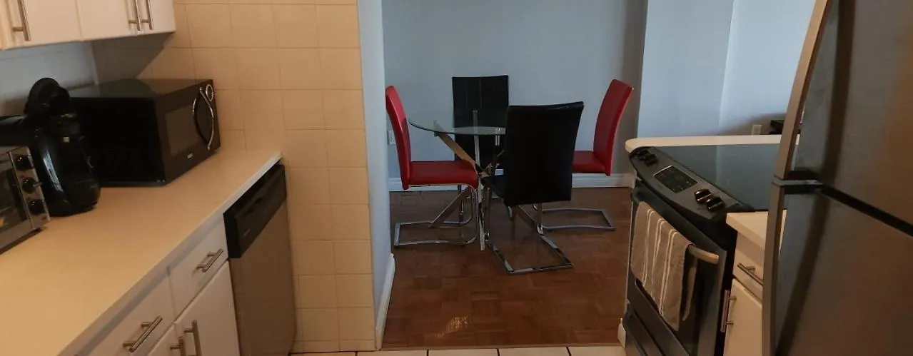 Chic Furnished Apartment With Modern Amenities On 12 Avenue Sw For Prime Stays Калгари